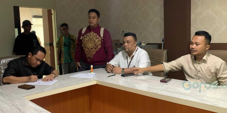 DRPD Kota Gorontalo melakukan mediasi terkait persoalan outlet Mie Gacoan di Kota Gorontalo