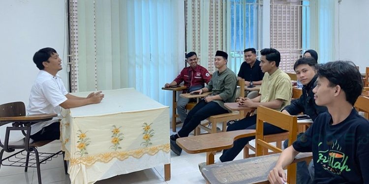 Pertemuan Kepala Pusat KKN UNG bersama Ormawa UNG.