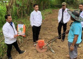 Rembuk Pemuda Wilayah Gorontalo membagikan benih jagung sebagai langkah mendukung ketahanan pangan