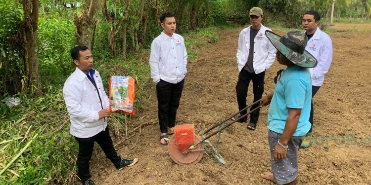 Rembuk Pemuda Wilayah Gorontalo membagikan benih jagung sebagai langkah mendukung ketahanan pangan