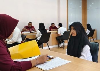 Tercatat sudah ada 2.300 calon mahasiswa baru yang mendaftar jalur mandiri di kampus UNG.(Foto Gina/Gopos)