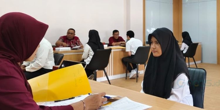 Tercatat sudah ada 2.300 calon mahasiswa baru yang mendaftar jalur mandiri di kampus UNG.(Foto Gina/Gopos)