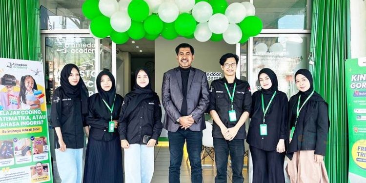 Crew Timedoor Academy Gorontalo. foto istimewa