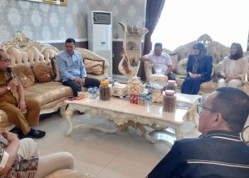 Kegiatan reses di rumah dinas Wali Kota Gorontalo, Selasa (24/6/2024). (foto.isno/gopos)