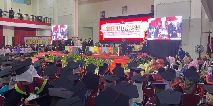 Foto Wisudawan dari 11 Fakultas di UNG saat mengikuti prosesi wisuda di Auditorium UNG (Rabu/25/6/2025) Foto:Rama/Gopos