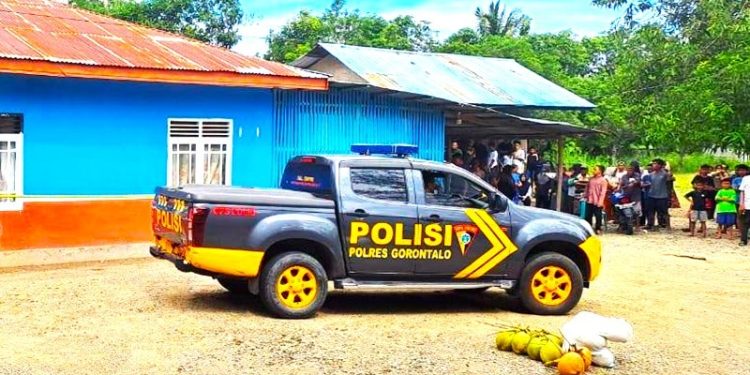Tempat kejadian perkara di rumah Djalaludin Mobonggi saat didatangi polisi.(F. Istimewa)