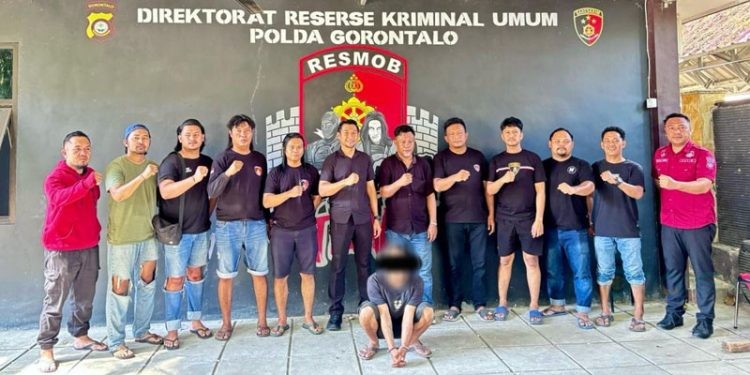 Pelaku yang buron curanmor yang berhasil ringkus Tim Opsnal Resmob Otanaha Polda Gorontalo. (foto.istimewa)
