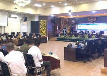 Rapat paripurna dalam rangka penyampaian Rancangan Kebijakan Umum Perubahan Anggaran (KUPA) dan Prioritas Plafon Anggaran Sementara (PPAS) Perubahan APBD Kota Gorontalo Tahun Anggaran 2025, Selasa (11/6/2025). (foto.rama/gopos)