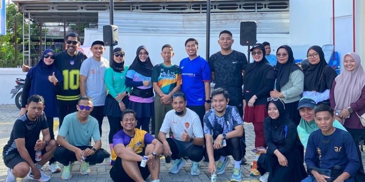 Peserta Safety Run bertajuk SAFE STEPS BRIGHT FUTURE yang difokuskan pada keselamatan pelari dan edukasi kesehatan masyarakat.