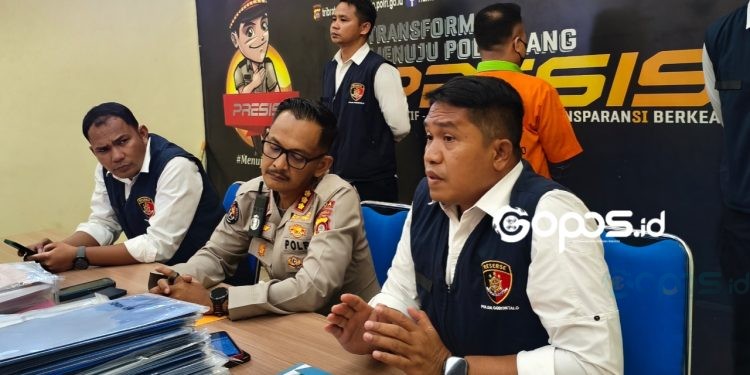 Polda Gorontalo berhasil mengungkap tersangka yakni YS terkait korupsi Kredit Usaha Rakyat (KUR) BRI Unit Telaga dan Unit Kwandang, Senin (7-7-2025)