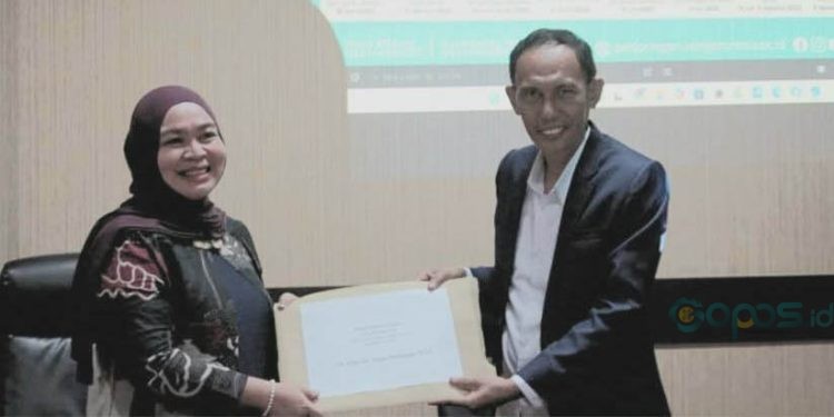 Prof.Dr.Arten Mobonggi,S.Ag.,M.Pd saat mendaftar calon rektor IAIN Sultan Amai Gorontalo-f.ist