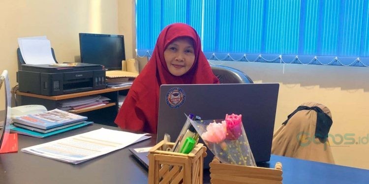 Dekan Fakultas Tekhnik dan Kesehatan Unbita, Nini A Kiay Demak (Rama/Gopos)