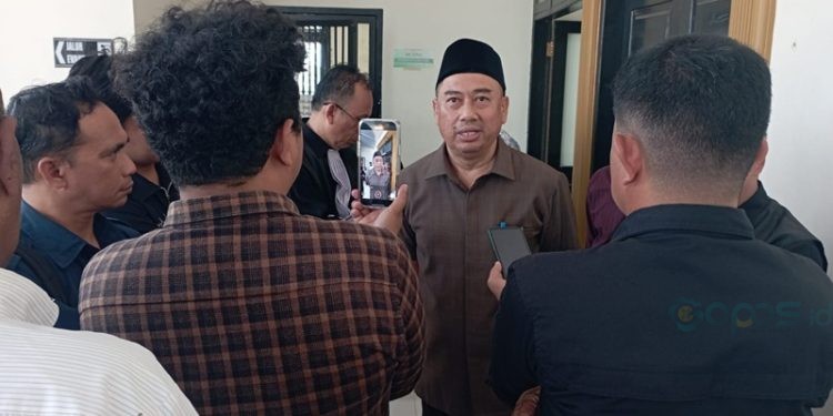 Mantan Bupati Hamim Pou usai sidang pembacaan tuntutan di Pengadilan Tipikor Gorontalo, Senin (14/7/2025).