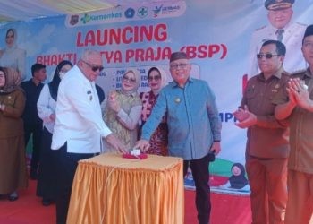 Peluncuran program Bhakti Satya Praja (BSP) oleh Bupati Gorontalo, Sofyan Ouhi bersama Wakil Bupati Gorontalo, Tony Junus, selasa (22/07/25). (Foto: Istimewa)