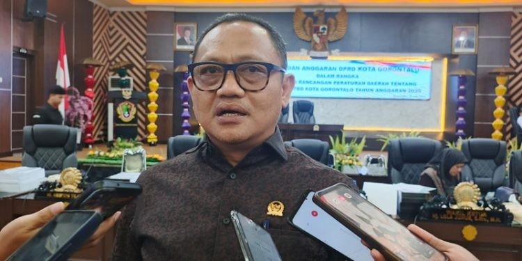 Ketua DPRD Kota Gorontalo Irwan Hunawa