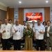 Rektor UNBITA Gorontalo Dr. Ellys Rachman, M.Si bersama Kakanwil Kemenkum Provinsi Gorontalo dan jajarannya usai penandatanganan kerjasama, Senin (14/7/2025)