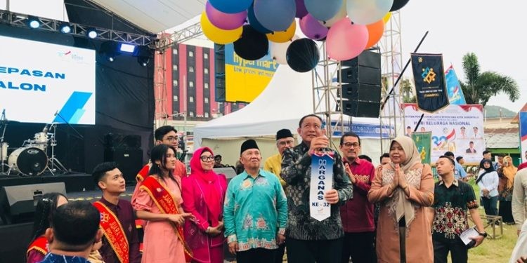 Rektor UNBITA Gorontalo Ellys Rachman turut serta pada pembukaan peringatan Harganas ke-32 tingkat Provinsi Gorontalo, Kamis (11/7/2025).(F. UNBITA)
