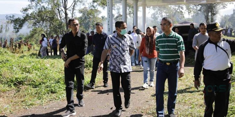 Peninjauan dilakukan untuk memastikan kelayakan bangunan yang direncanakan akan dimanfaatkan sebagai guest house.