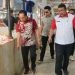 Ketua Komisi II Dekot, Herman Haluti, Kadis Disperindag Kota Gorontalo, Haryono Suronoto serta Alan Lahay Anggota Komisi II Dekot saat meninjau pasar sentral (Rabu/27/8/2025) (Humas/Dekot)