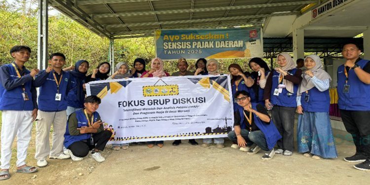 FGD I Mahasiswa KKN Tematik Infrastruktur UNG yang menggali potensi dan permasalahan infrastruktur di Desa Meranti, Kecamatan Tapa, Kabupaten Bone Bolango.