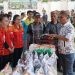 Bupati Gorontalo Utara, Thariq Modanggu, didampingi Sekretaris Daerah, para Asisten dan jajaran Forkopimda hadir dalam Gerakan Pangan Murah di Kecamatan Kwandang, (30/8/2025) (Larso/Humas)