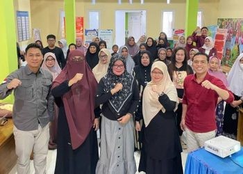 Pembuatan kue ini merupakan hasil kolaborasi antara pengusaha lokal, dan UMKM Rumah Brudel Ummu Azzam Gorontalo Indonesia.