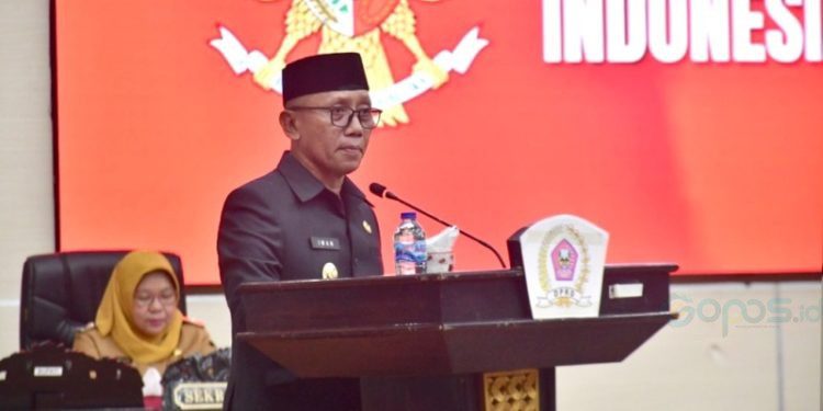 Wakil Bupati Pohuwato, Iwan Adam, memberikan sambutan rapat paripurna ke 21 DPRD Pohuwato, Selasa (12/08/202) (Iwan Karim Prokopim Pohuwato)