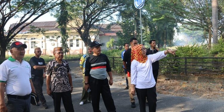Kegiatan Jumat Bersih yang ditinjau langsung oleh Wabup Gorut, Nurjana Hasan Yusuf
Jumat, (1/8/2025)