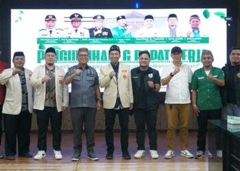 Bupati Gorontalo Utara, Thariq Modanggu menghadiri Pelantikan Pimpinan Daerah Pemuda Muhammadiyah Gorut, sekaligus penyerahan 10 Ekor Ayam kepada Pemerintah untuk Program G210. Berlangsung di Aula Tinepo Kantor Bupati, (Kamis, 4/9/2025) (Larso/Humas)