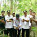 Bupati Pohuwato, Saipul Mbuinga, didampingi wakil Bupati Pohuwato, Iwan S Adam, melepas liarkan burung Maleo di Cagar alam Pohuwato, Rabu (10/09/2025) (Iwan Karim Prokopim Pohuwato)
