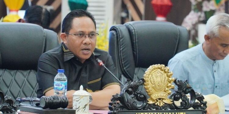 Ketua Komisi II DPRD Kota Gorontalo Herman Haluti.