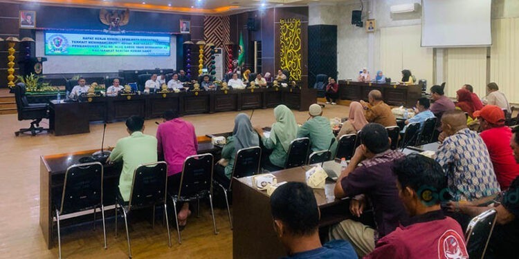 RDP di Aula I Dekot membahas terkait IPAL RS ALOE SABOE yang mencemari kualitas air 13 KK di lingkungan rumah sakit(Kamis/4/9/2025) (Rama/Gopos)