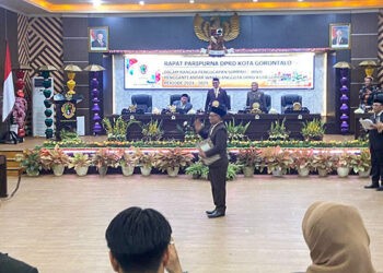 Susanto Liputo resmi dilantik sebagai Anggota Legislatif (Aleg) DPRD Kota Gorontalo Pengganti Antar Waktu (PAW) almarhum Hardi Sidiki.