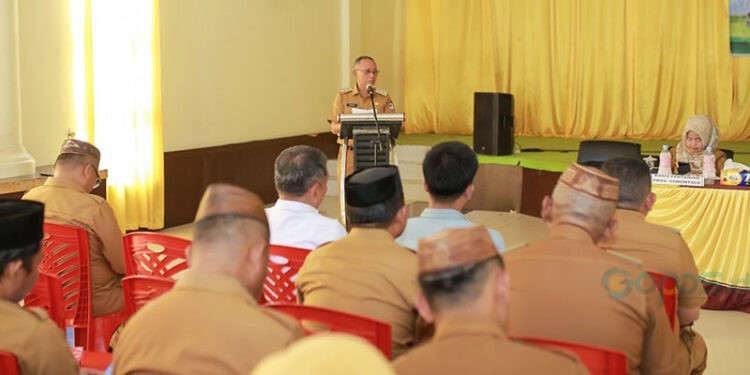 Wakil Bupati Pohuwato, Iwan Adam, memberikan sambutan Rakor SID cetak sawah 2025, berlangsung di gedung panua, Senin (15/09/2025) (Iwan Karim Prokopim Pohuwato)