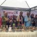 Menteri Ekonomi Kreatif Republik Indonesia, Teuku Riefky Harsya didampingi Bupati Ismet Mile saat meninjau booth ekonomi kreatif di Desa Tanggilingo, Sabtu (27/9/2025). (Foto Indra/Gopos)