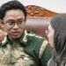 Direktur LBH Pers Mustafa Layong (kiri) dan Kepala Divisi Advokasi LBH Pers Gema Gita (kanan) selaku kuasa hukum Tempo menjalani sidang perdana gugatan menteri pertanian terhadap Tempo di Pengadilan Negeri Jakarta Selatan, Jakarta, Senin (15/9/2025).
ANTARA FOTO/FAUZAN/YU