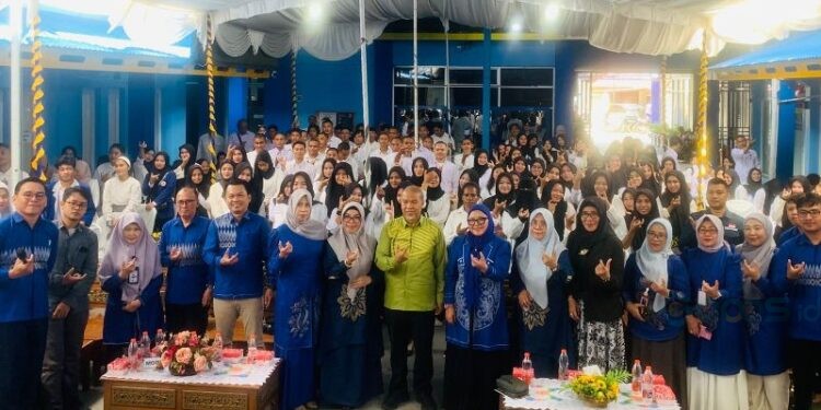 Kuliah umum UNBITA Gorontalo yang diisi oleh Ketua Dewan Adat Gorontalo, Alim Niode.