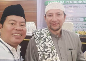 Muh. Ghufron Suratman (kiri)