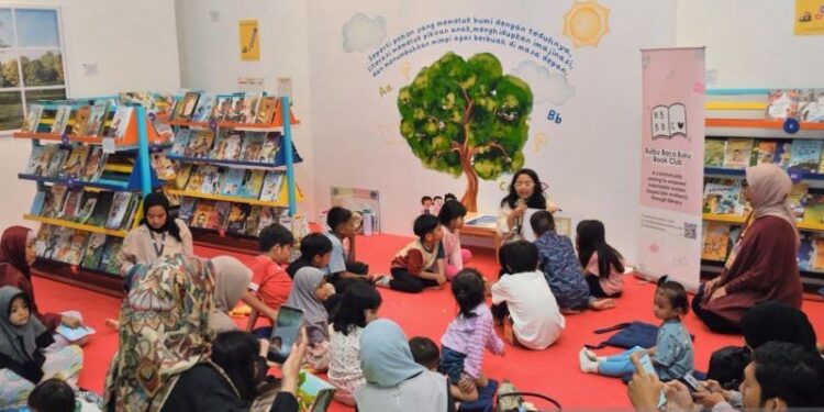 Acara bertajuk “Melanjutkan Nyala Ruang Baca: Merawat Harapan lewat Cerita” digelar di Taman Ismail Marzuki, Jakarta, awal Oktober 2025. ANTARA/HO-Room to Read.