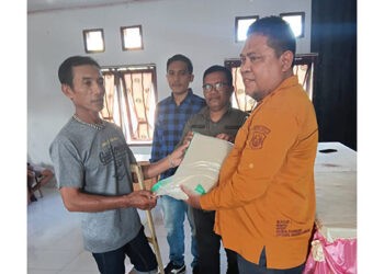 Penyaluran Beras Cadangan Pangan Pemerintah (CPP) oleh Pemprov Gorontalo kepada warga di Kecamatan Paguyaman Pantai, Boalemo