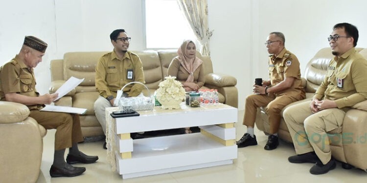 Bupati Pohuwato, Saipul Mbuinga, didampingi Wakil Bupati, Iwan Adam, menerima kunjungan BPOM Gorontalo, Selasa (18/11/2025) (Iwan Karim Prokopim Pohuwato)