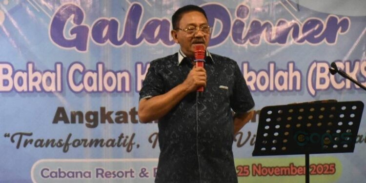 Bupati Boalemo, Rum Pagau, menutup pelatihan calon kepala sekolah tahun 2025, berlangsung di cabana resto, Senin (24/11/2025) (Istimewa)