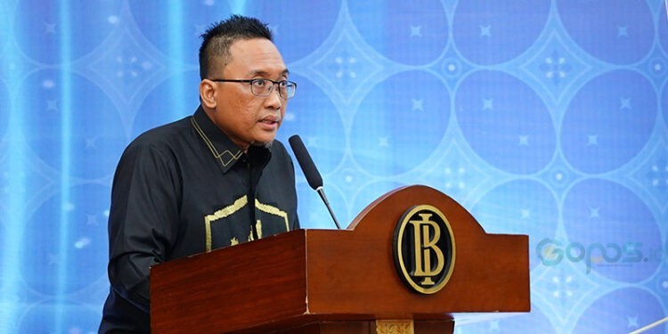 Plh Kepala Perwakilan BI Gorontalo, Ciptoning Suryo Condro memberikan sambutan pada Pertemuan Tahunan BI 2025 di Gorontalo, Jumat (28/11/2025)