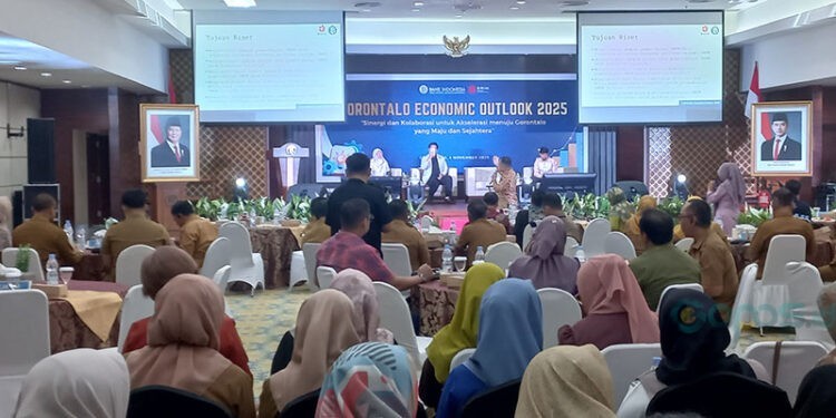 Gorontalo Ekonomi Outlook 2025 yang membahas perkembangan ekonomi Gorontalo 2025 sekaligus tantangan 2026. (Hasan/gopos)