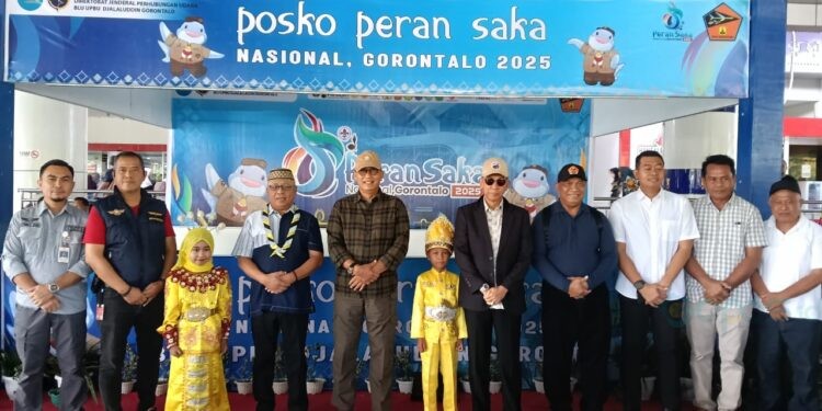 Peran Saka Nasional - Ketua Kwartir Nasional Gerakan Pramuka, Budi Waseso saattiba di Bandara Djalaludin Gorontalo. (Foto: Istimewa)