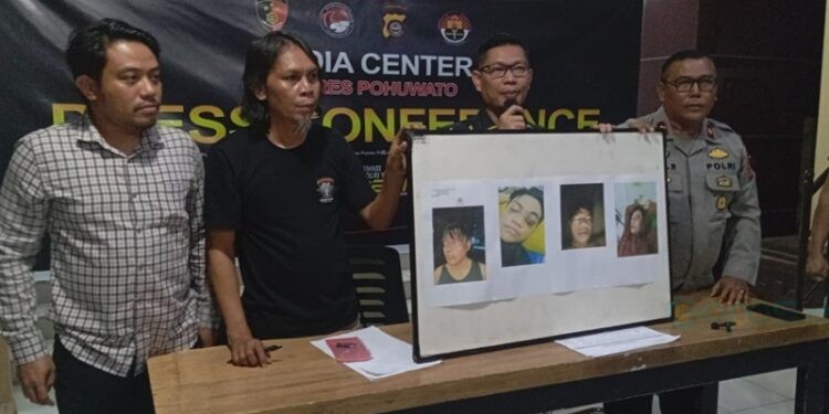 Jumpa pers Polres Pohuwato atas penetapan tersangka kasus perkelahian, Kamis (27/11/2025) (Yusuf/Gopos)