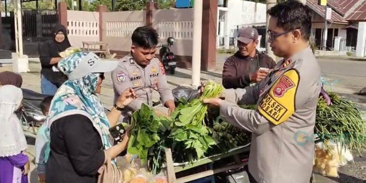 Bantuan pangan Polsek Wonosari, Boalemo, Jum'at (07/11/2025) (Istimewa)