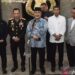 Ketua Komisi Percepatan Reformasi Polri Jimly Asshiddiqie (tengah) didampingi, anggota Otto Hasibuan (kedua kiri), Ahmad Dofiri (kiri), Idham Azis (ketiga kanan), Mahfud MD (kedua kanan), Badrodin Haiti (kanan), dan Kapolri Jenderal Pol Listyo Sigit Prabowo (ketiga kiri) memberikan keterangan kepada wartawan usai rapat di Bareskrim Polri, Jakarta, Senin (10/11/2025). ANTARA FOTO/Fakhri Hermansyah/bar/am.