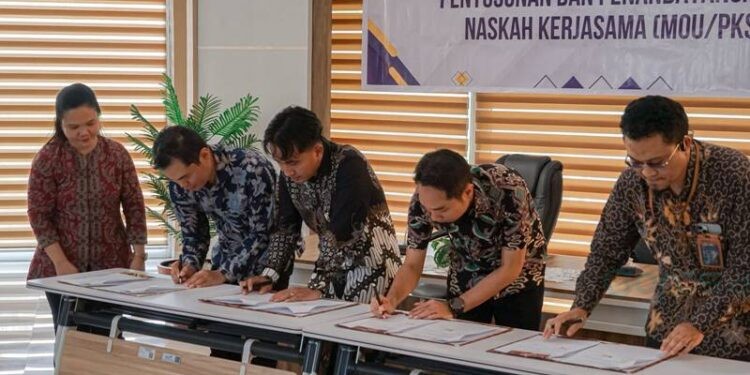 Penandatanganan berlangsung di Ruang Pola Kantor BKKBN Sulsel oleh Kepala Perwakilan BKKBN Provinsi Sulawesi Selatan, Shodiqin, S.H., M.M.. dengan tiga Manager unit operasi Pertamina Patra Niaga Regional Sulawesi, yakni Andreas Yanuar Arinawan selaku Aviation Fuel Terminal (AFT) Manager Hasanuddin, Utomo Dhanu Saputra selaku Integrated Terminal (IT) Manager Makassar, dan Muhammad Agung Endriyanto selaku Fuel Terminal (FT) Manager Parepare