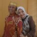 Direktur Women Institute for Research and Empowerment of Gorontalo (WIRE-G), Kusmawaty Matara bersama ayah. (Foto: Doc. Pribadi)